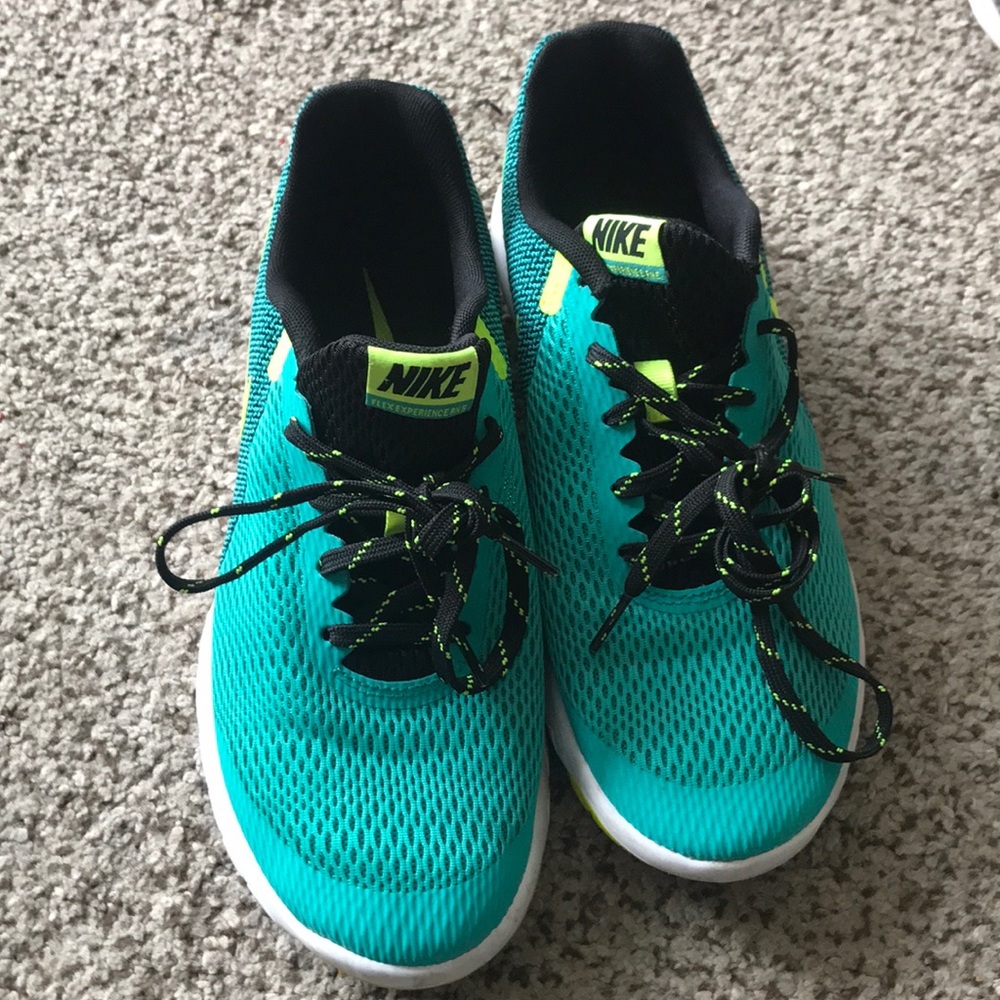 Selling my Nike shoes so comfortable